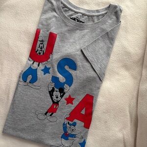 Disney Patriotic t-Shirt, Adult SZ small, short sleeve